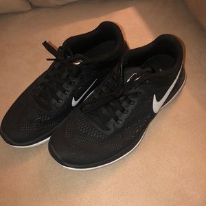 Nike Women’s Flex Experience Running Shoes